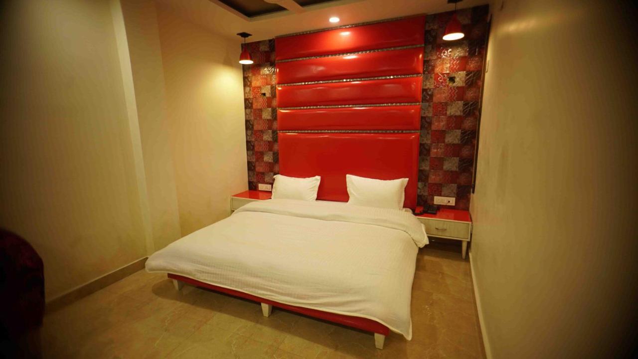 Hotel Soluxe Yamuna Nagar Екстер'єр фото
